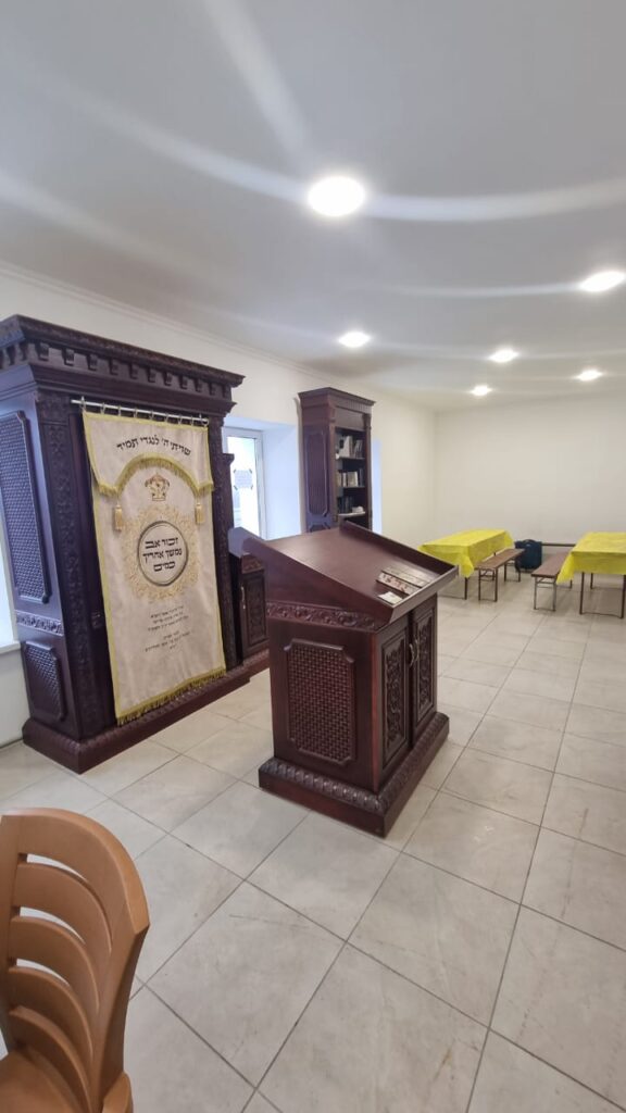 היכל בית הכנסת החדש בבניין הכנסת האורחים בוולדניק